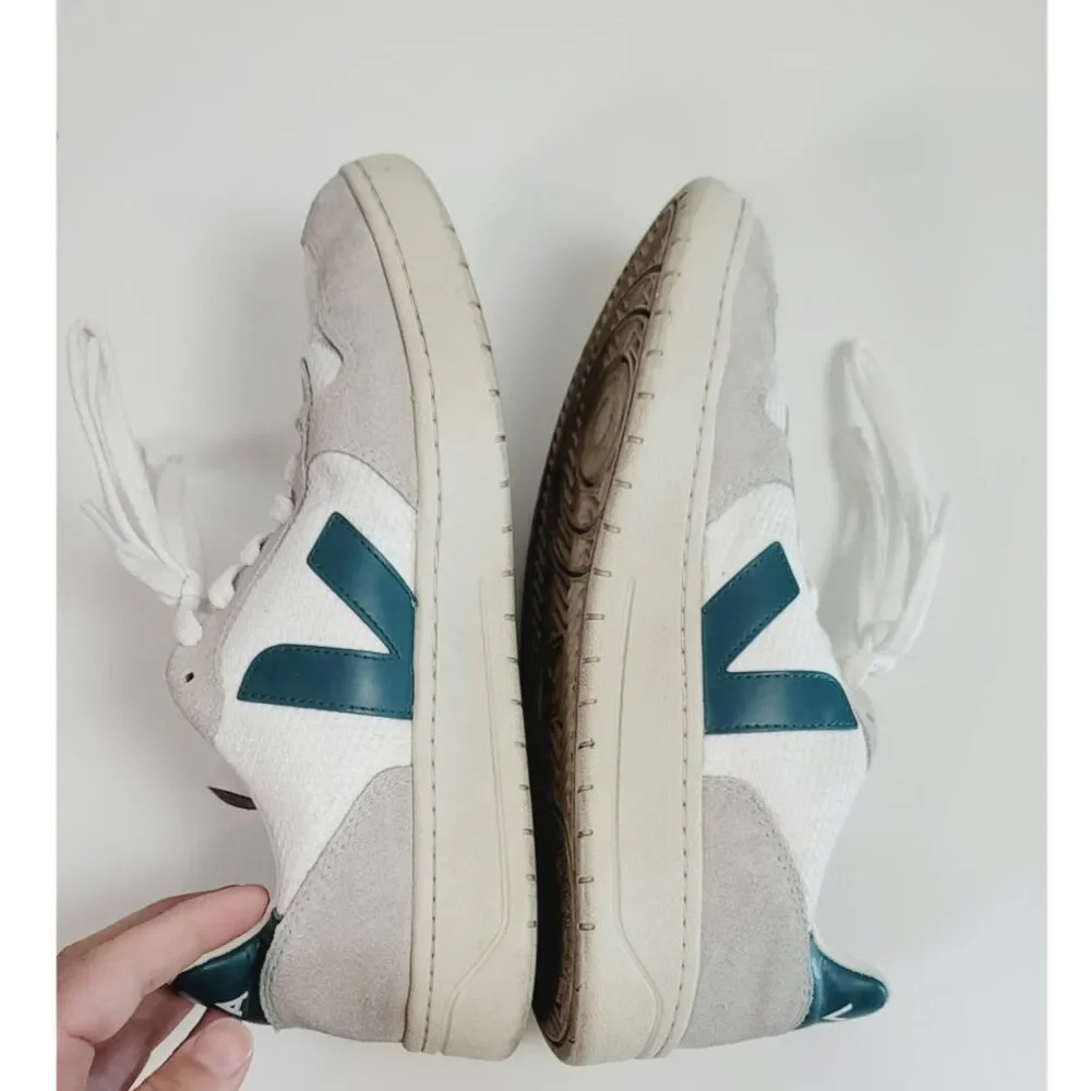 VEJAS V-10 B-MESH WHITE BRITTANY  SNEAKERS IN HUNTER GREEN, sz 9